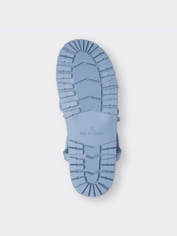 ナローストラップフラットサンダル