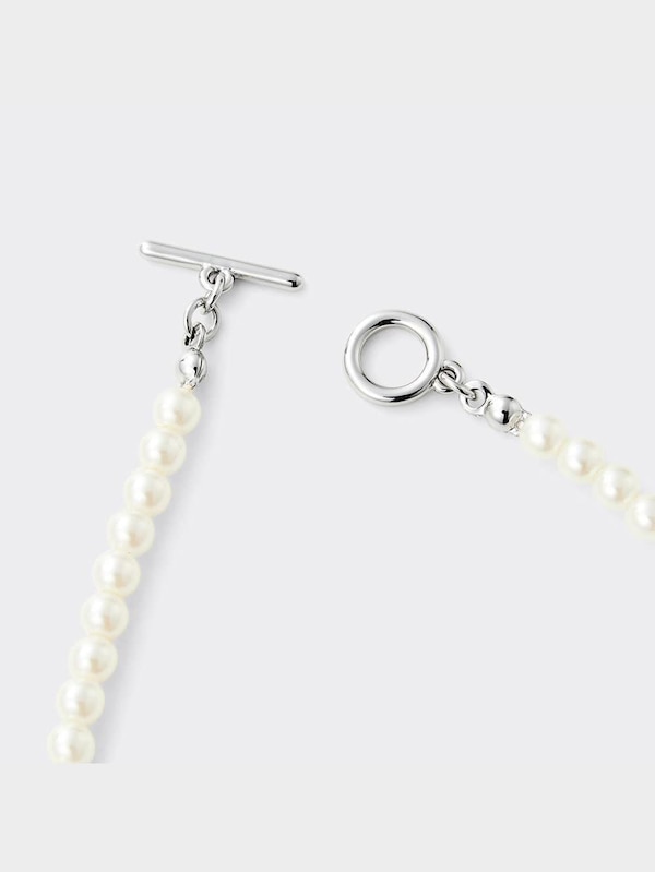 パールライクロングネックレス