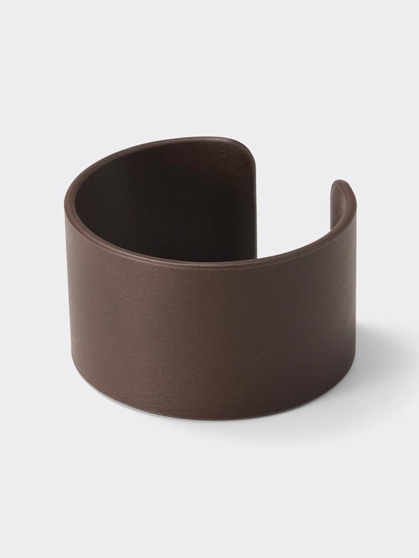 レザータッチバングル