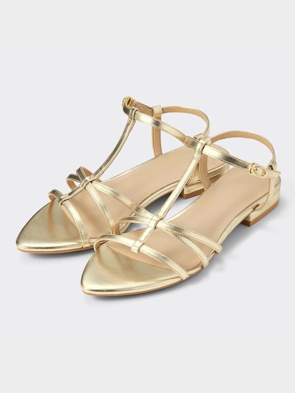 ポインテッドフラットサンダル