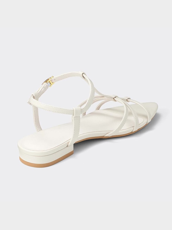 ポインテッドフラットサンダル