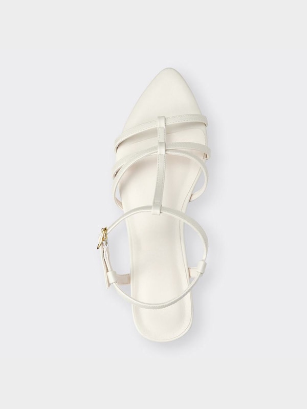 ポインテッドフラットサンダル