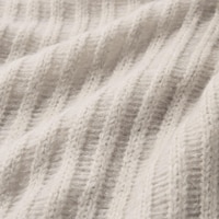 https://image.uniqlo.com/GU/ST3/jp/imagesgoods/351959/feature/jpgoods_351959_feature1.jpg