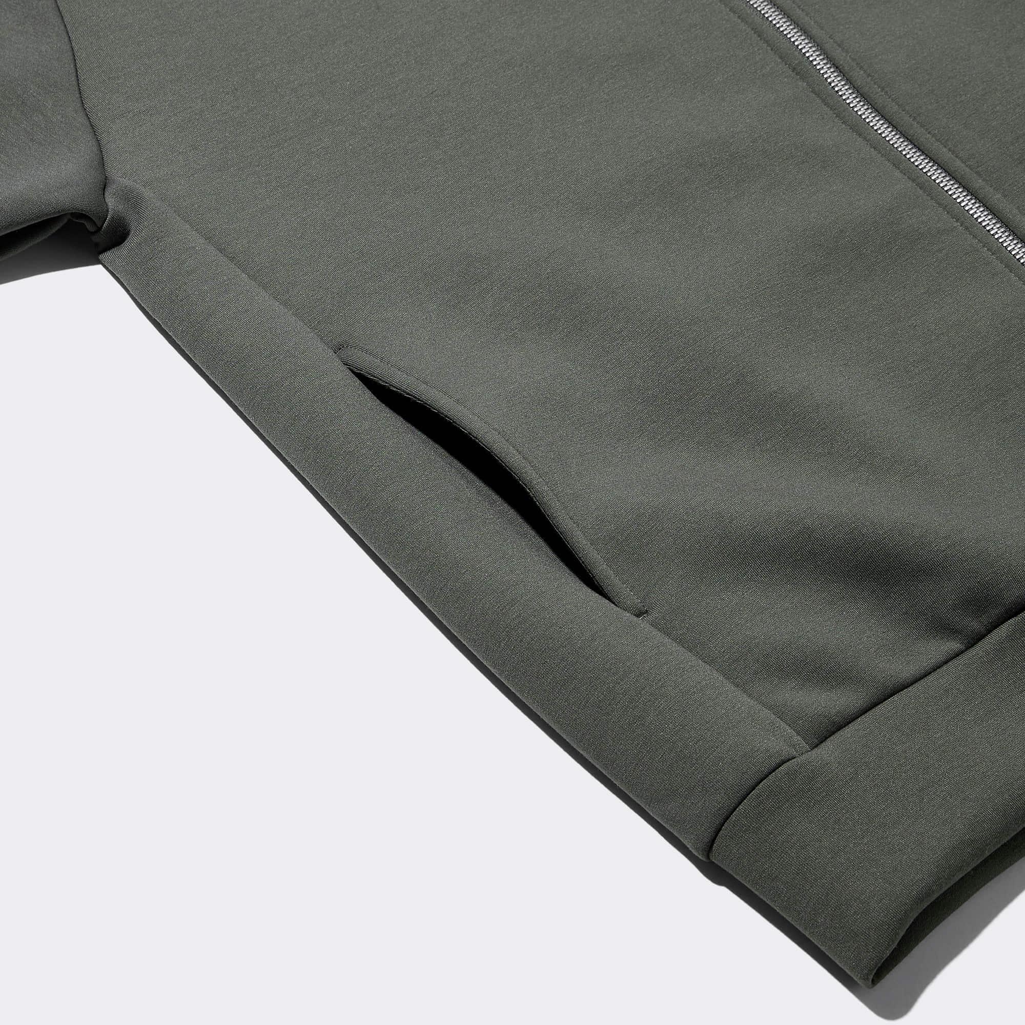 https://image.uniqlo.com/GU/ST3/jp/imagesgoods/352074/feature/jpgoods_352074_feature3.jpg