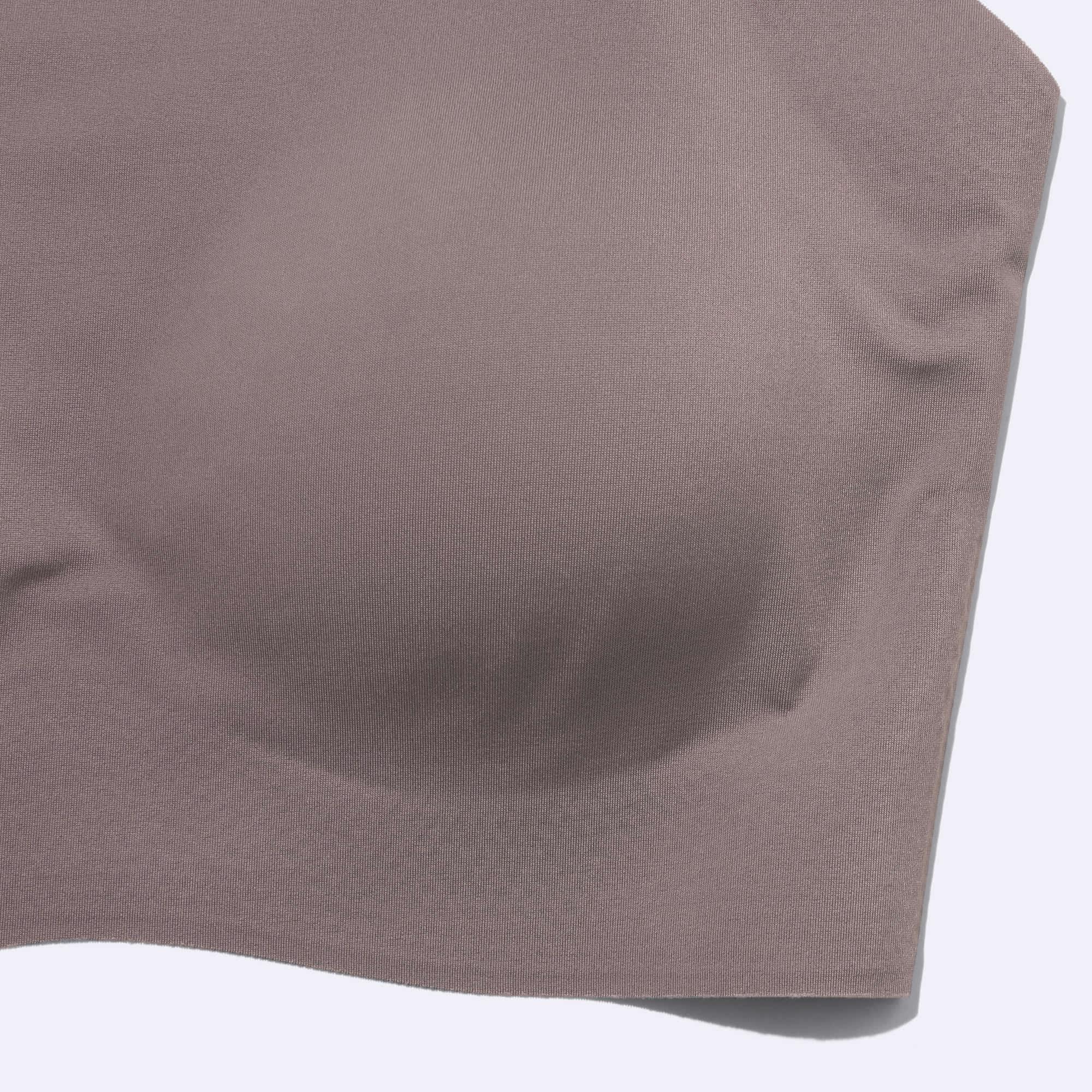 GU公式 | エアリーシームレスブラ(ノンワイヤー)