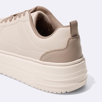 https://image.uniqlo.com/GU/ST3/jp/imagesgoods/355889/feature/jpgoods_355889_feature1.jpg