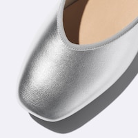 https://image.uniqlo.com/GU/ST3/jp/imagesgoods/355900/feature/jpgoods_355900_feature1.jpg