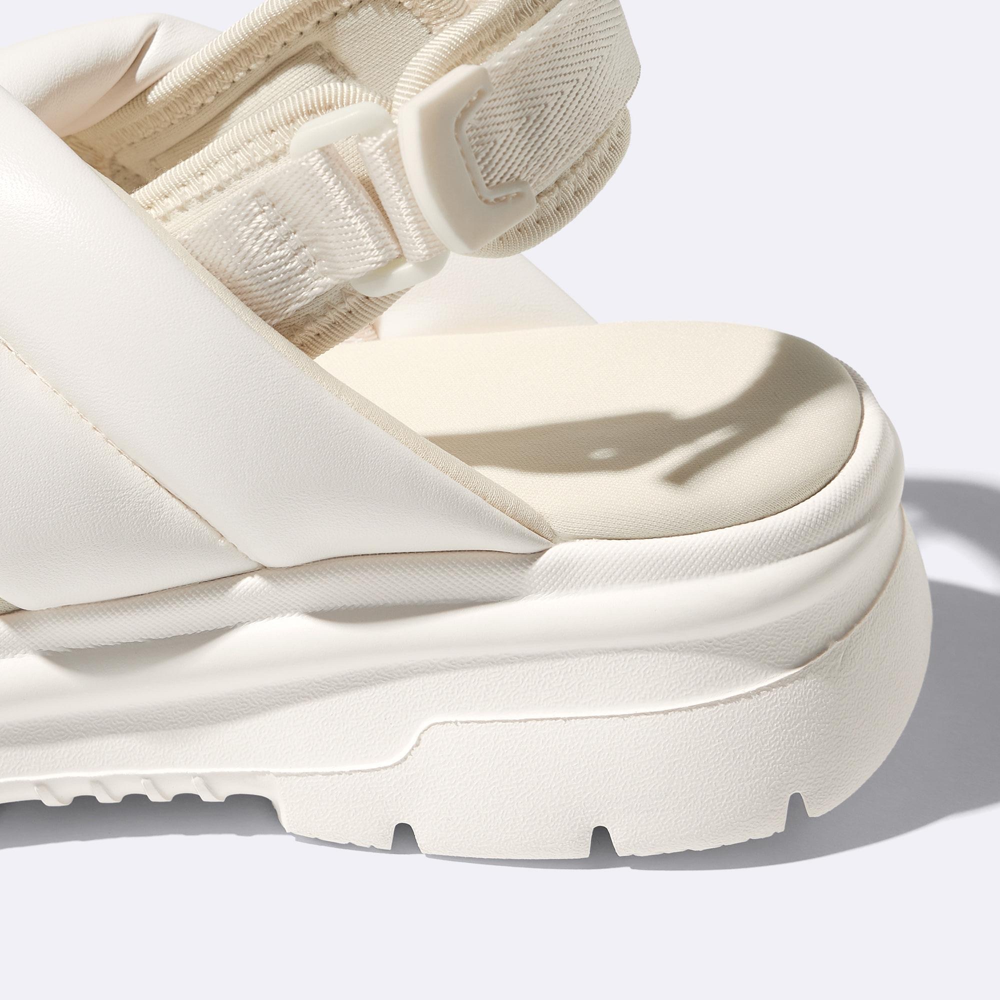 https://image.uniqlo.com/GU/ST3/jp/imagesgoods/355913/feature/jpgoods_355913_feature1.jpg