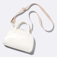 https://image.uniqlo.com/GU/ST3/jp/imagesgoods/355939/feature/jpgoods_355939_feature1.jpg