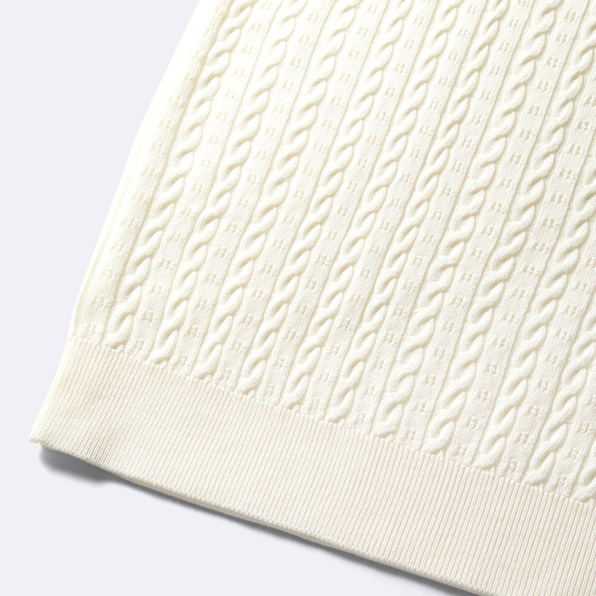 https://image.uniqlo.com/GU/ST3/jp/imagesgoods/356001/feature/jpgoods_356001_feature1.jpg