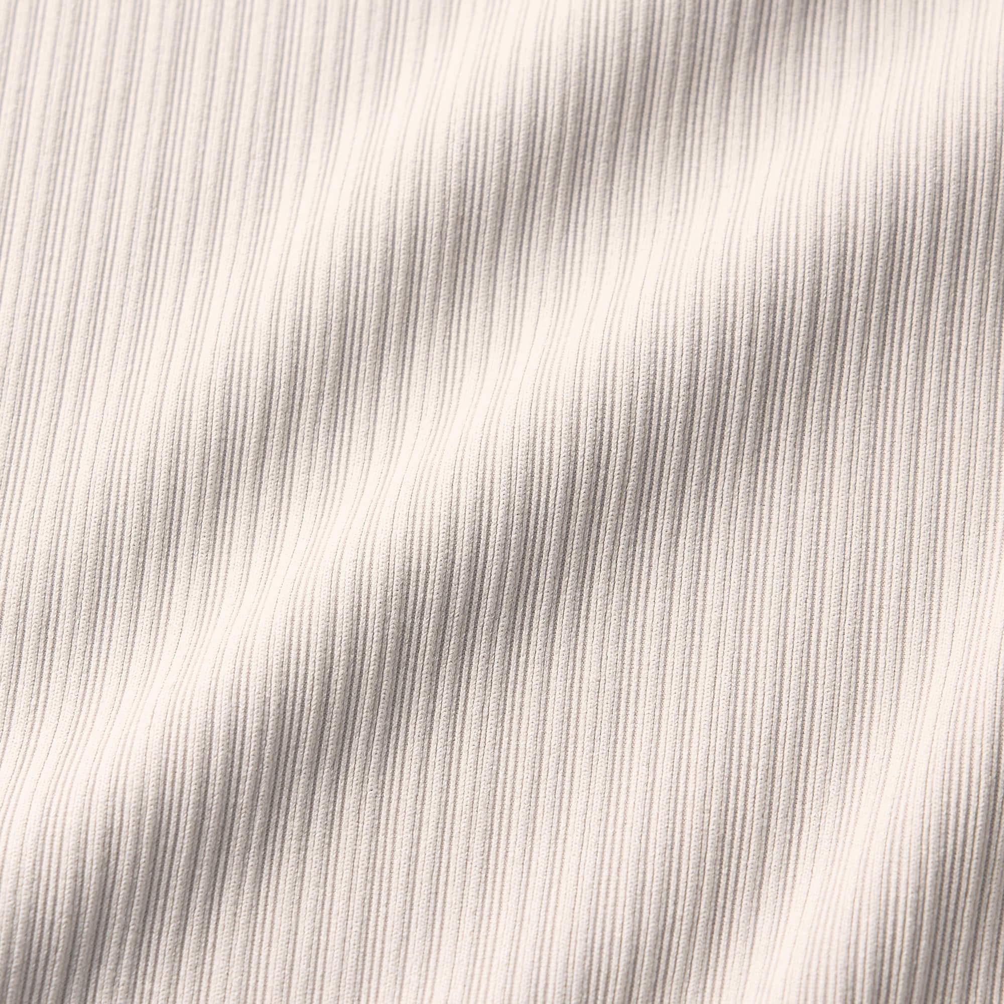 https://image.uniqlo.com/GU/ST3/jp/imagesgoods/356024/feature/jpgoods_356024_feature1.jpg