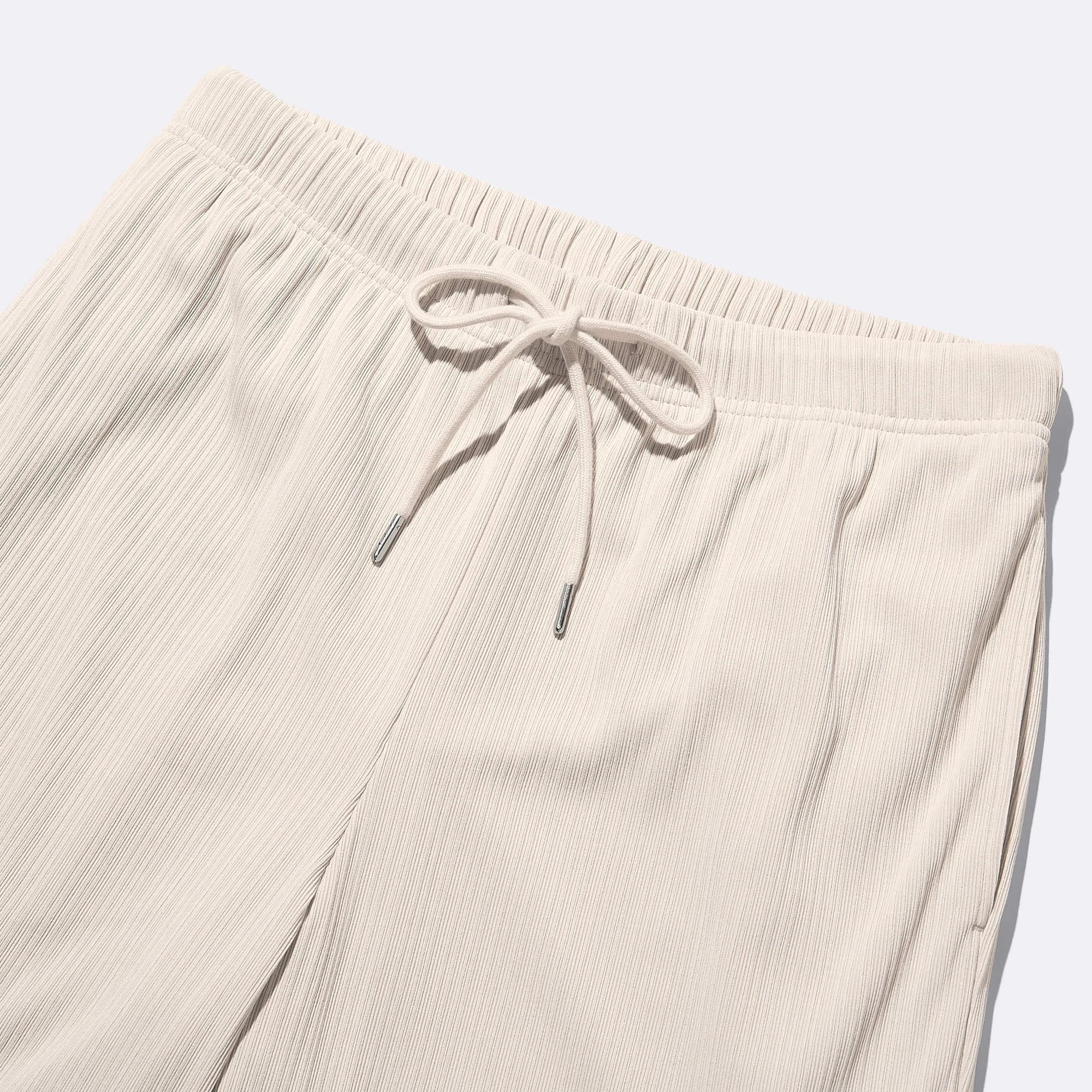 https://image.uniqlo.com/GU/ST3/jp/imagesgoods/356024/feature/jpgoods_356024_feature2.jpg
