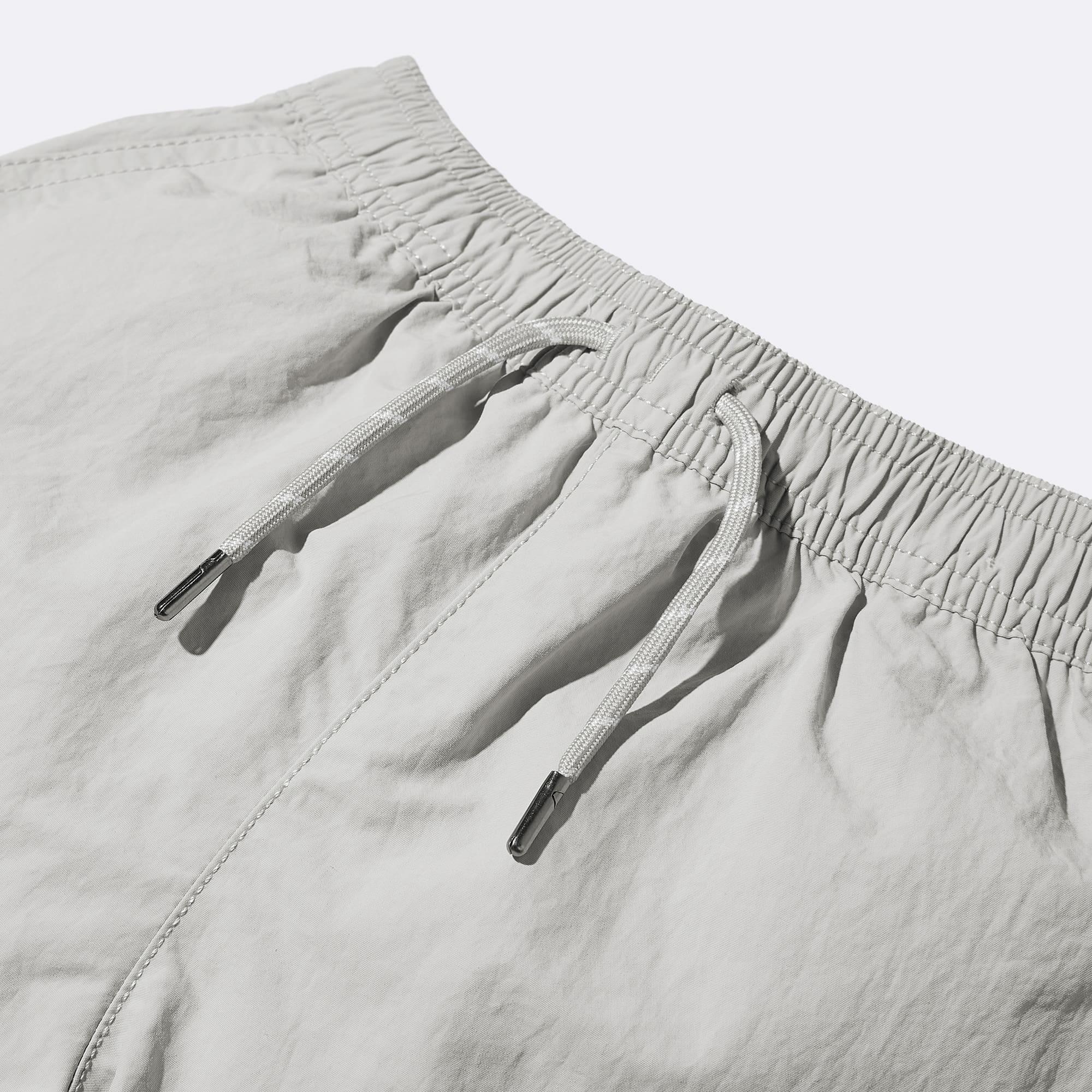 https://image.uniqlo.com/GU/ST3/jp/imagesgoods/356073/feature/jpgoods_356073_feature3.jpg