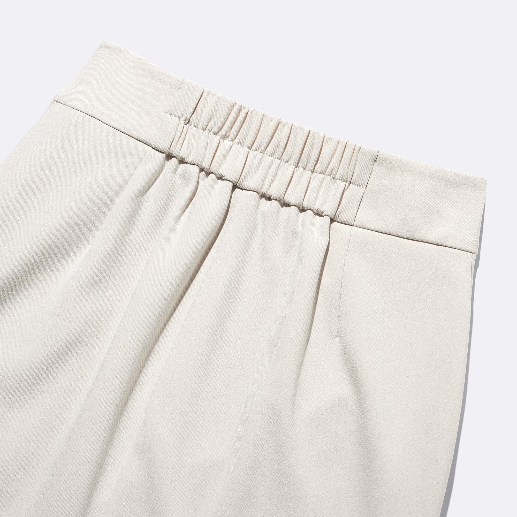 https://image.uniqlo.com/GU/ST3/jp/imagesgoods/356404/feature/jpgoods_356404_feature2.jpg