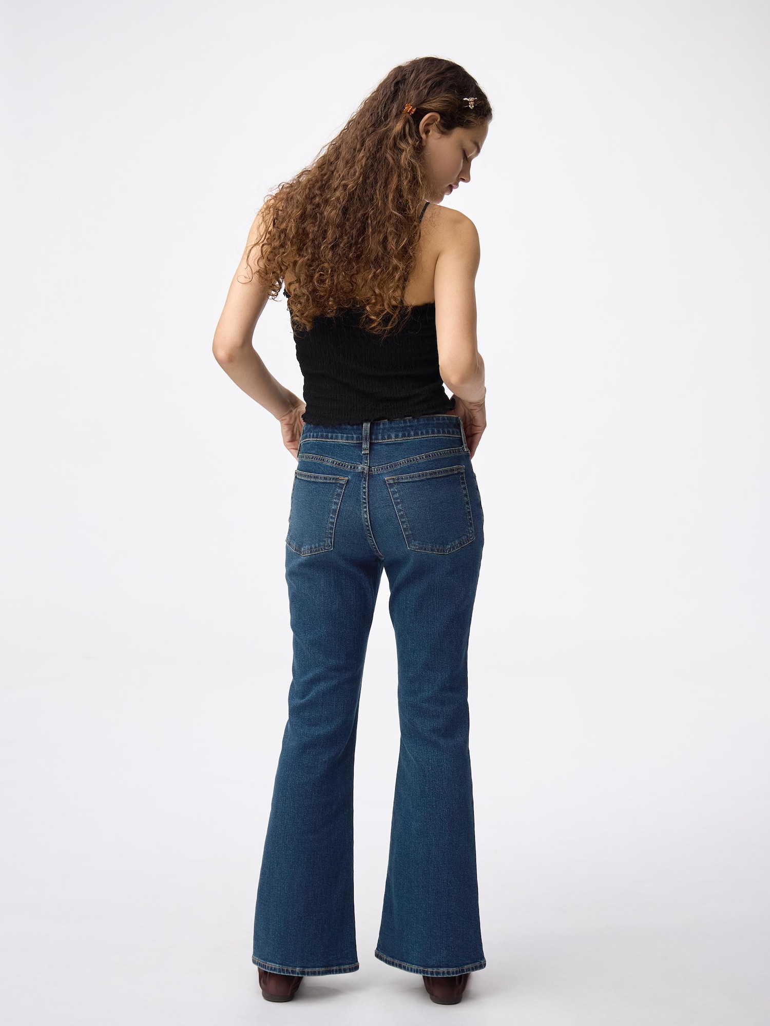 GU公式 | スリムフレアジーンズ(丈標準74.0~78.0cm)(レディース) GU公式 | スリムフレアジーンズ(丈標準74.0~78.0cm)(レディース)