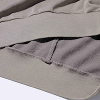 https://image.uniqlo.com/GU/ST3/jp/imagesgoods/356551/feature/jpgoods_356551_feature2.jpg