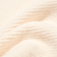 https://image.uniqlo.com/GU/ST3/jp/imagesgoods/357435/feature/jpgoods_357435_feature1.jpg