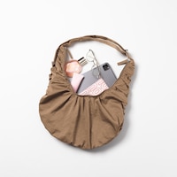 https://image.uniqlo.com/GU/ST3/jp/imagesgoods/357610/feature/jpgoods_357610_feature4.jpg