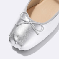 https://image.uniqlo.com/GU/ST3/jp/imagesgoods/357763/feature/jpgoods_357763_feature1.jpg