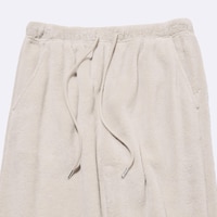 https://image.uniqlo.com/GU/ST3/jp/imagesgoods/358544/feature/jpgoods_358544_feature2.jpg