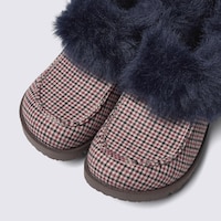 https://image.uniqlo.com/GU/ST3/jp/imagesgoods/361823/feature/jpgoods_361823_feature1.jpg