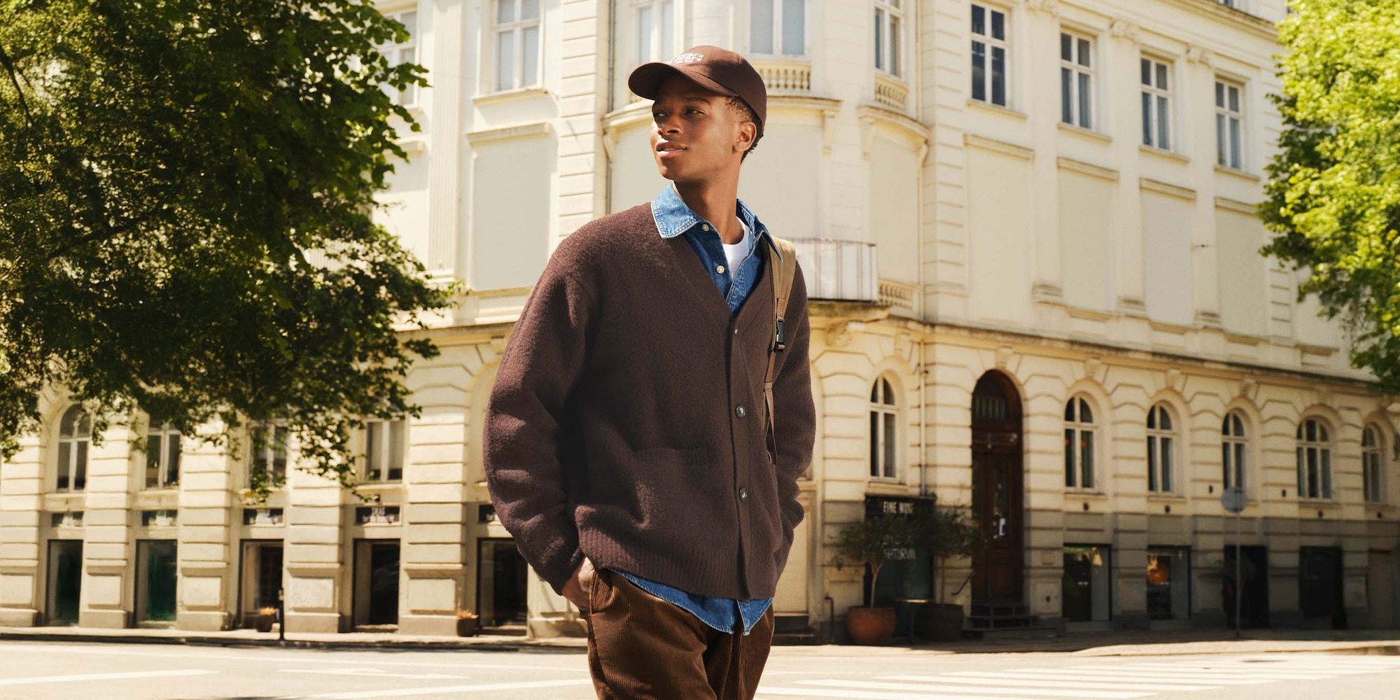 パフニット
Vネックカーディガン