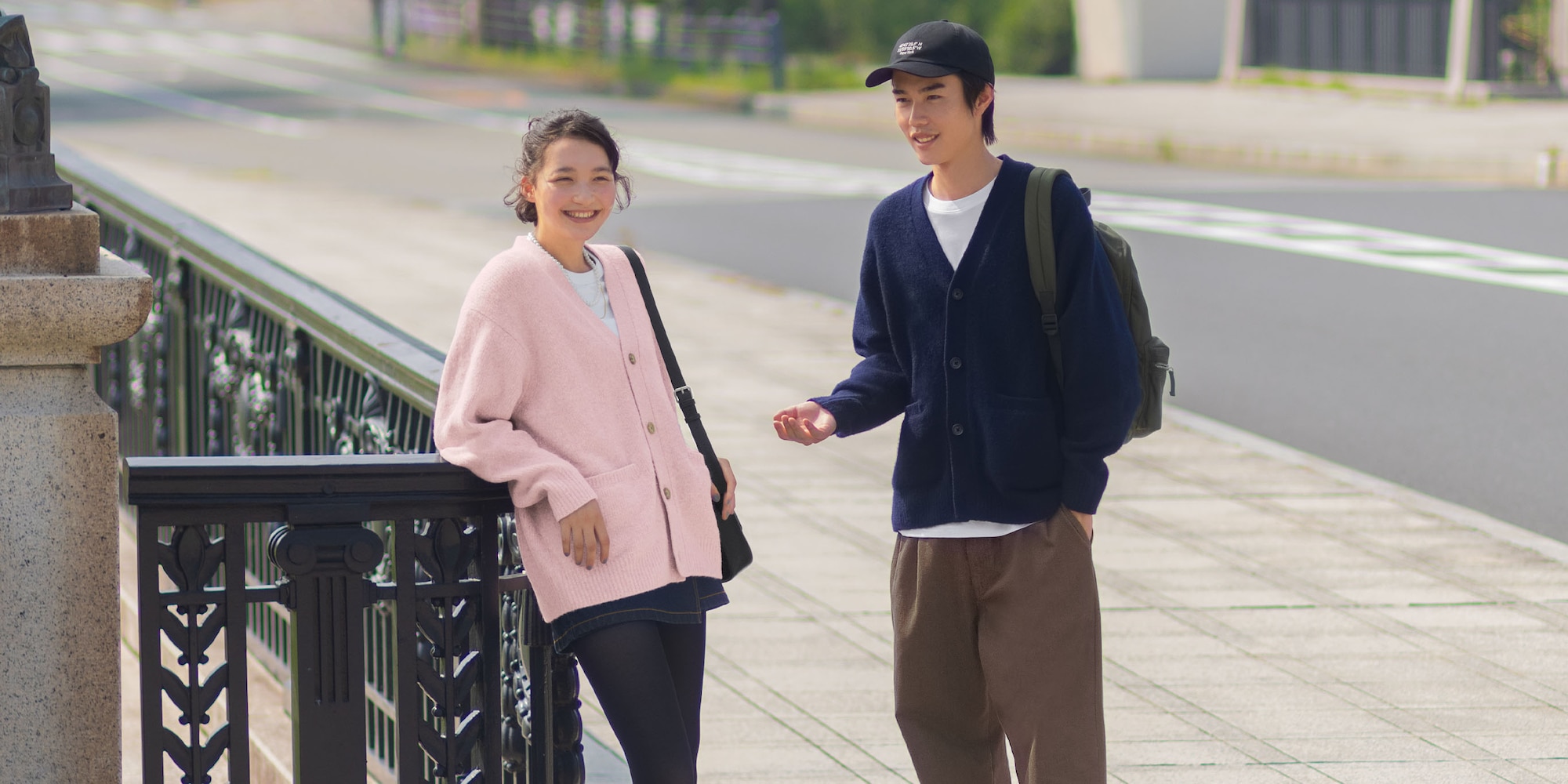 パフニット
Vネックカーディガン