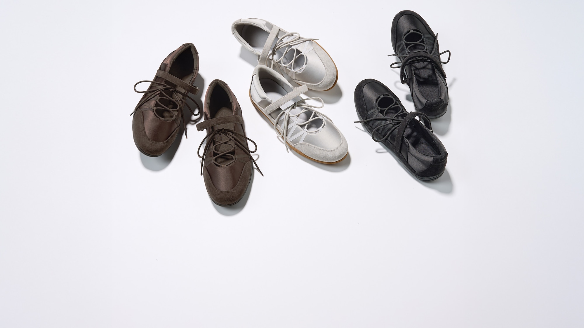 きれいめからカジュアルまで
バリエーション豊富にラインナップ。