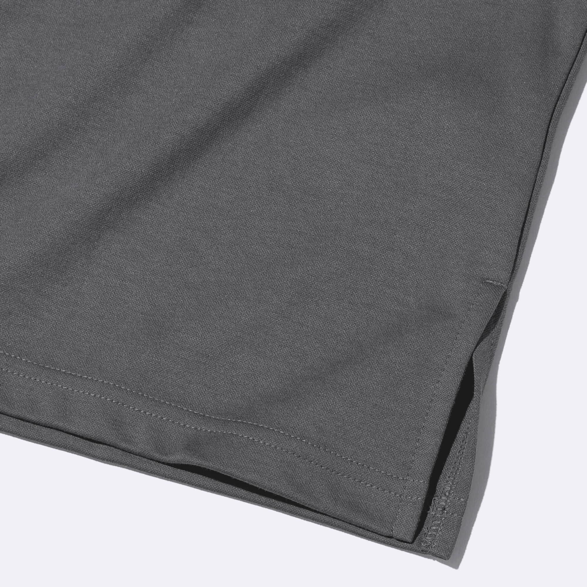 https://image.uniqlo.com/GU/ST3/us/imagesgoods/349898/feature/usgoods_349898_feature2.jpg