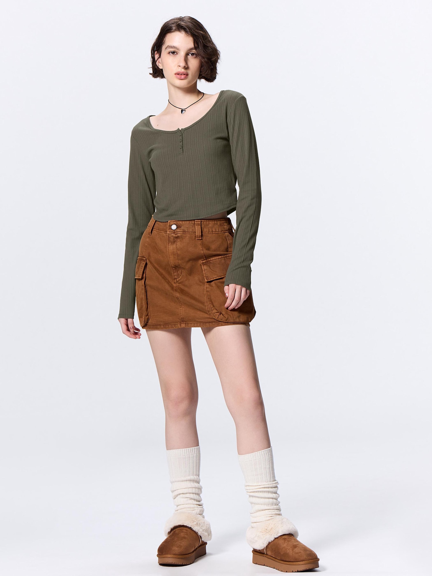 Cotton Blend Ribbed Cropped Henley T-Shirt | GU US Cotton Blend Ribbed Cropped Henley T-Shirt | GU US