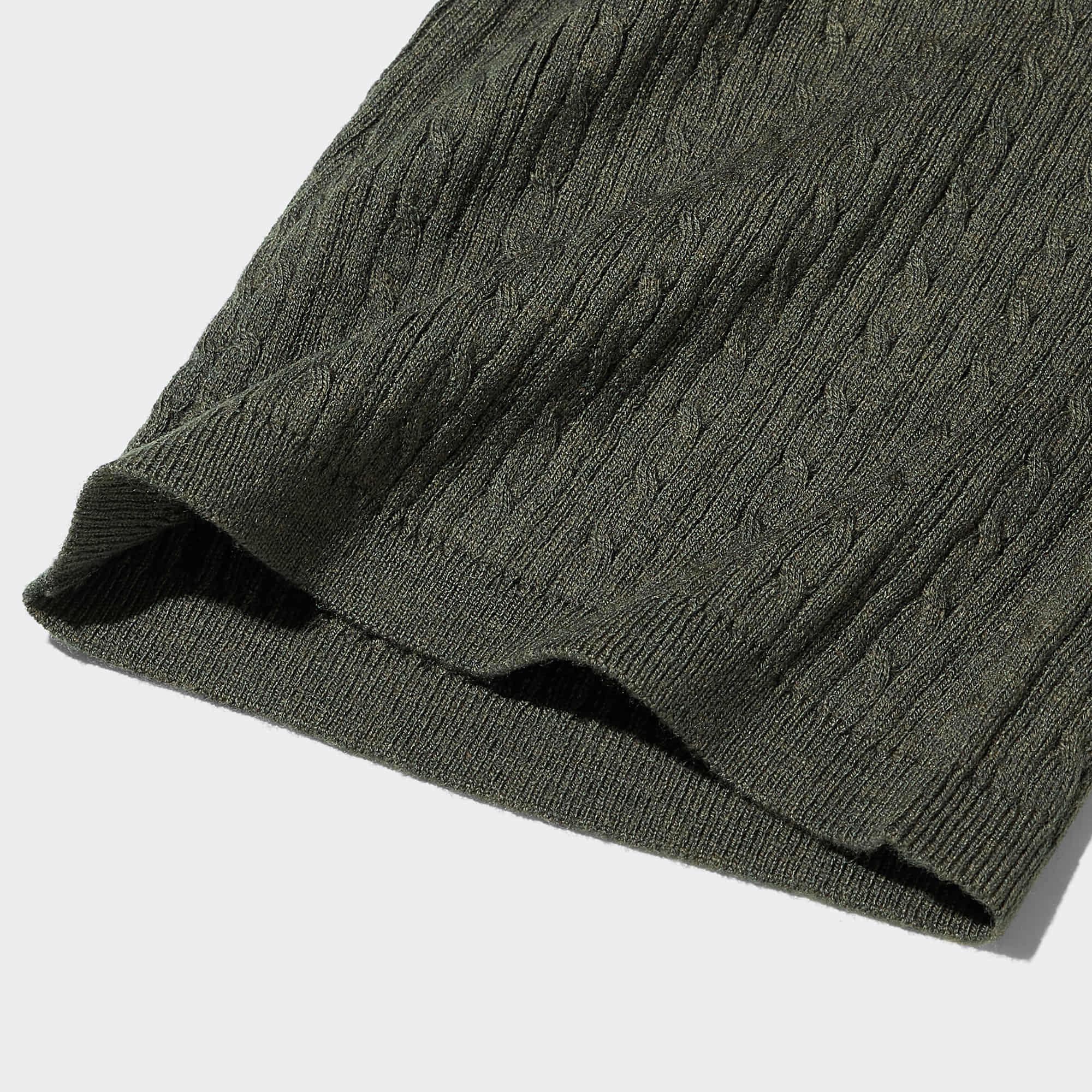 https://image.uniqlo.com/GU/ST3/us/imagesgoods/352834/feature/usgoods_352834_feature2.jpg