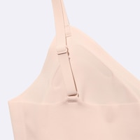 https://image.uniqlo.com/GU/ST3/us/imagesgoods/352949/feature/usgoods_352949_feature3.jpg