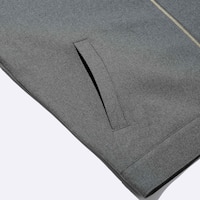 https://image.uniqlo.com/GU/ST3/us/imagesgoods/352978/feature/usgoods_352978_feature2.jpg