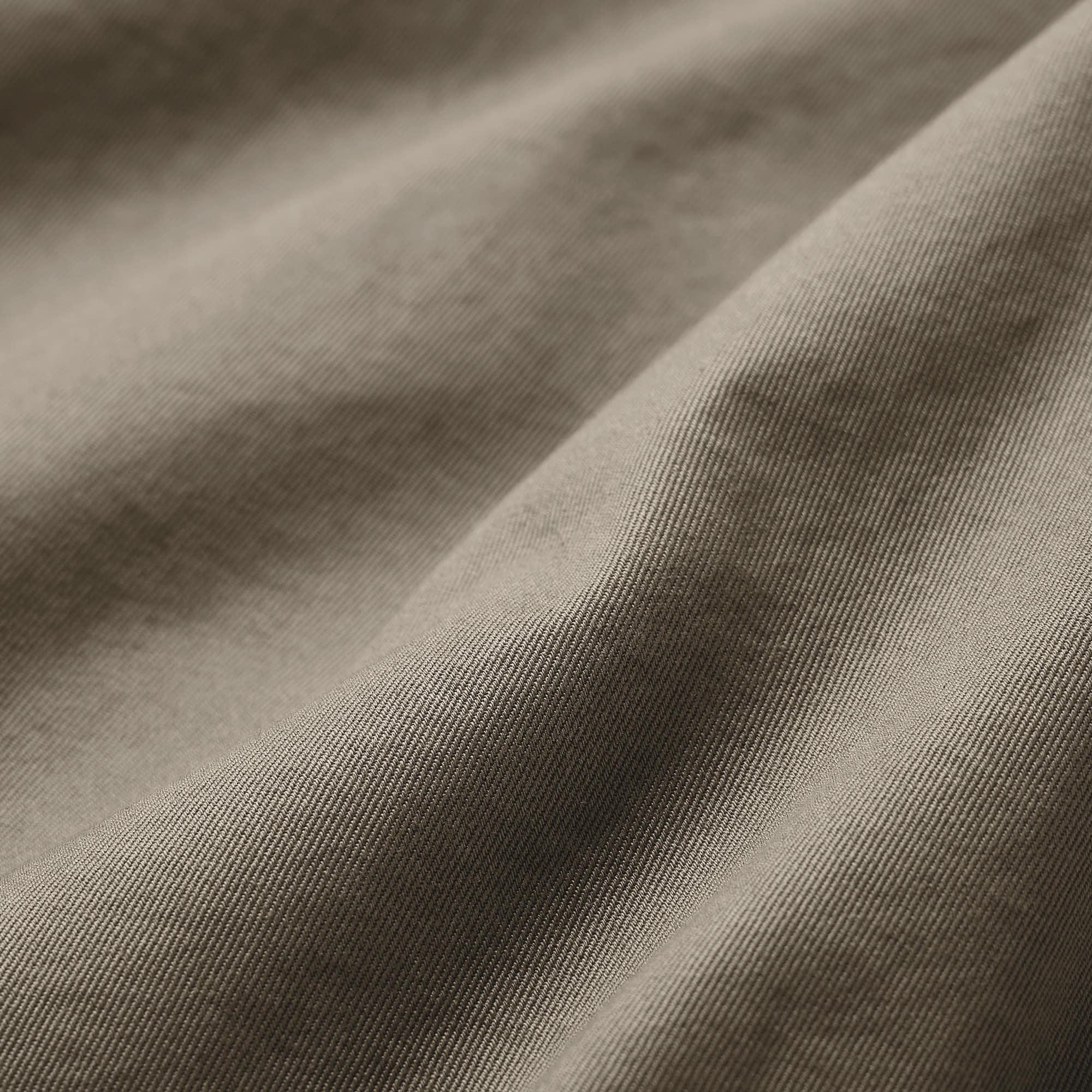 https://image.uniqlo.com/GU/ST3/us/imagesgoods/353114/feature/usgoods_353114_feature1.jpg