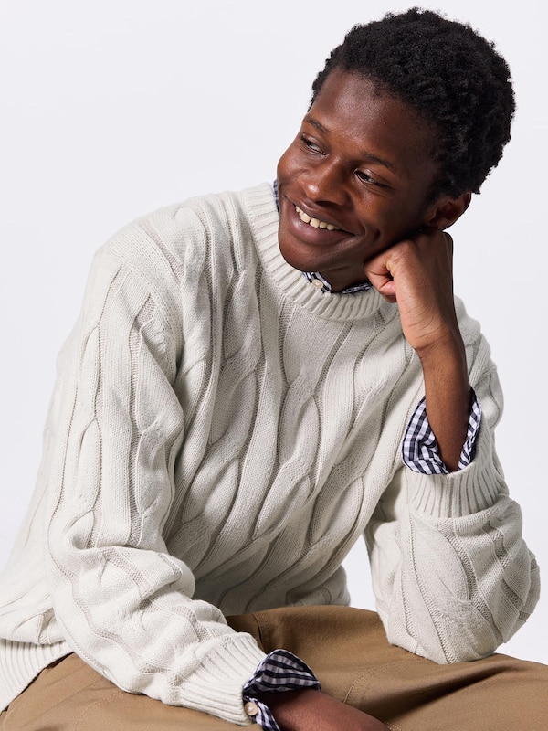 Wide Cable Crew Neck Sweater