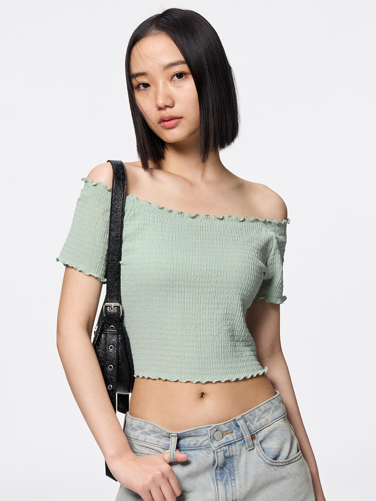 Bra-Feel Cropped Off The Shoulder Shirring T-Shirt | GU US