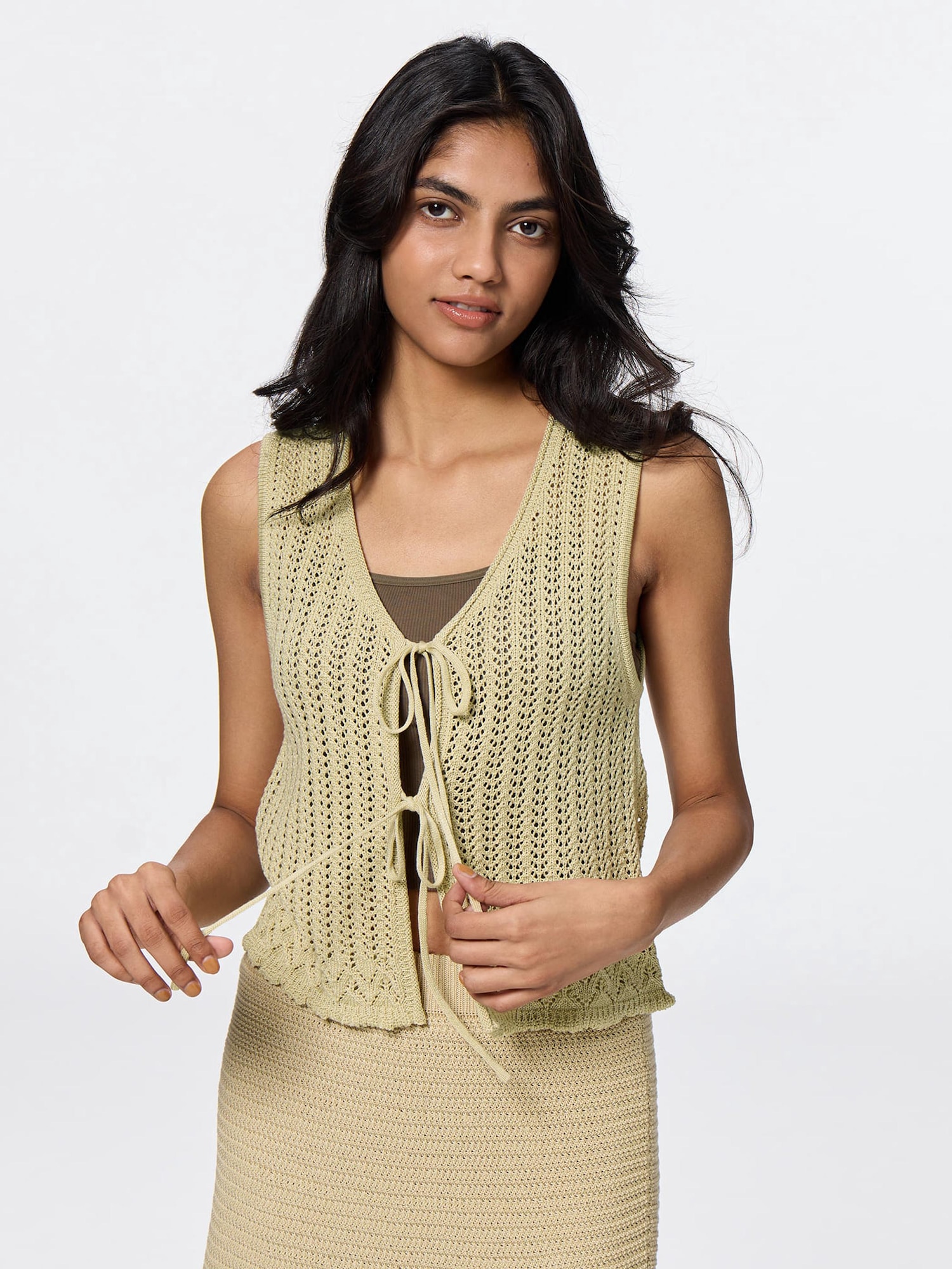 LAGUA GEM（ラグアジェム）の「FLOWER JACQUARD KNIT VEST