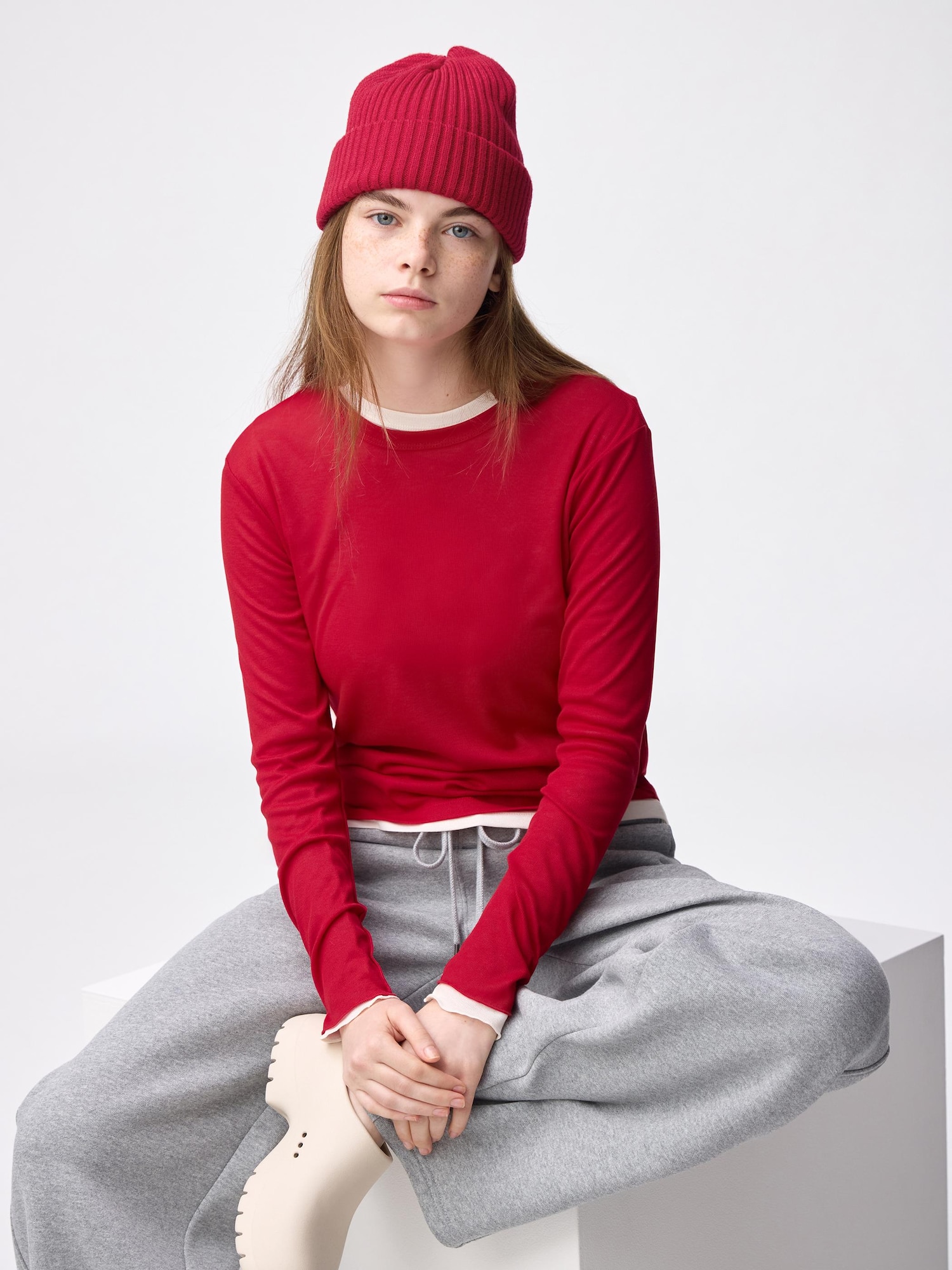 Shop looks for「Soft Sheer Crew Neck T-Shirt | Long、Pleated