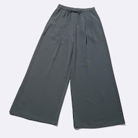 https://image.uniqlo.com/GU/ST3/us/imagesgoods/359460/feature/usgoods_359460_feature1.jpg