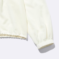 https://image.uniqlo.com/GU/ST3/us/imagesgoods/359592/feature/usgoods_359592_feature2.jpg