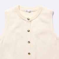 https://image.uniqlo.com/GU/ST3/us/imagesgoods/359652/feature/usgoods_359652_feature1.jpg