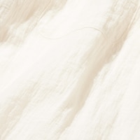 https://image.uniqlo.com/GU/ST3/us/imagesgoods/359763/feature/usgoods_359763_feature1.jpg