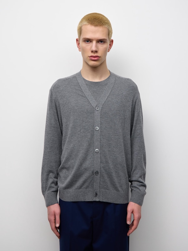 Fine Gauge Knit V Neck Cardigan | MN