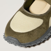 https://image.uniqlo.com/GU/ST3/us/imagesgoods/361257/feature/usgoods_361257_feature3.jpg