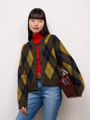 Puffy Touch Knit Argyle Crew Neck Cardigan | CL