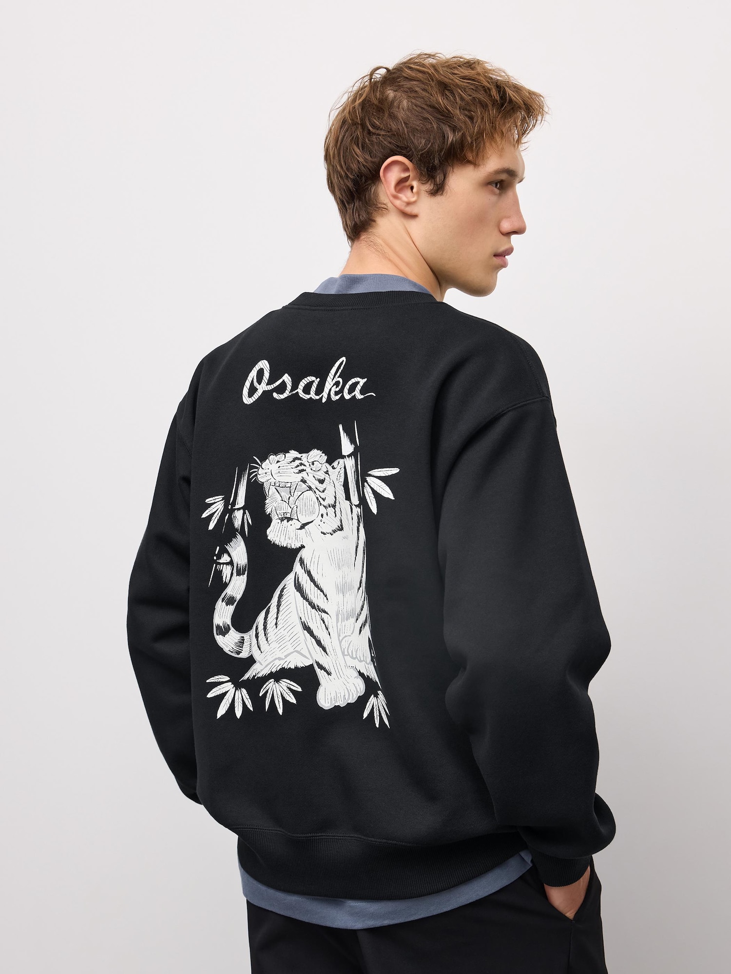 Unisex Heavy Weight Sweatshirt | Hiromichi Yokochi 3 | GU US