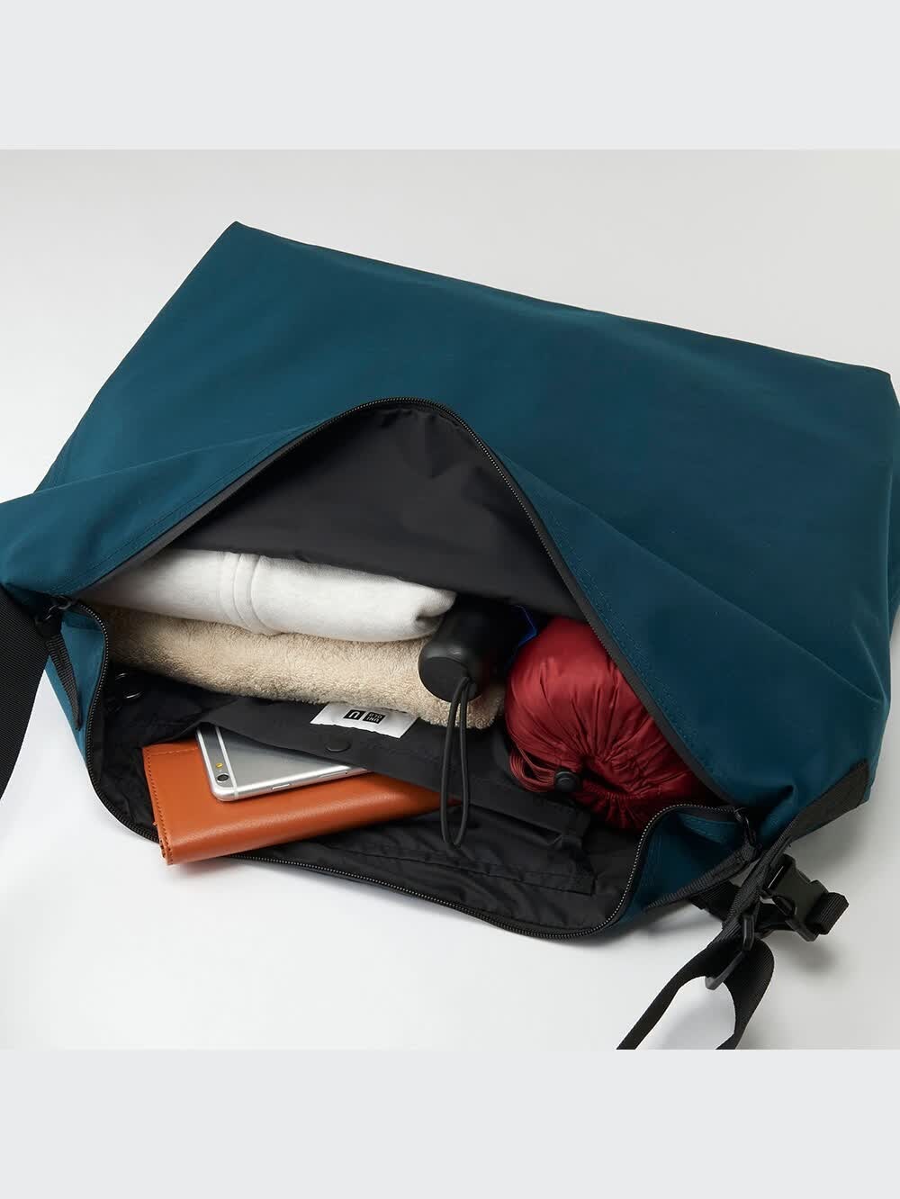 ユニクロ公式 | ブロックテックショルダーバッグ