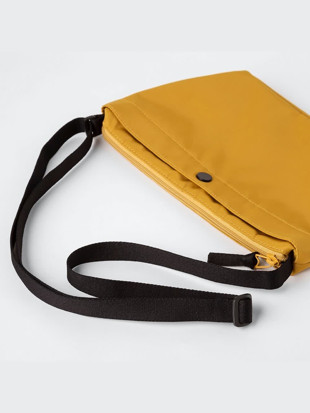  角型プレート ユニクロ公式 | ナイロンミニショルダーバッグ