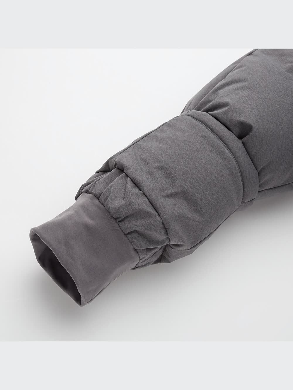 ユニクロ公式 | シームレスダウンパーカ