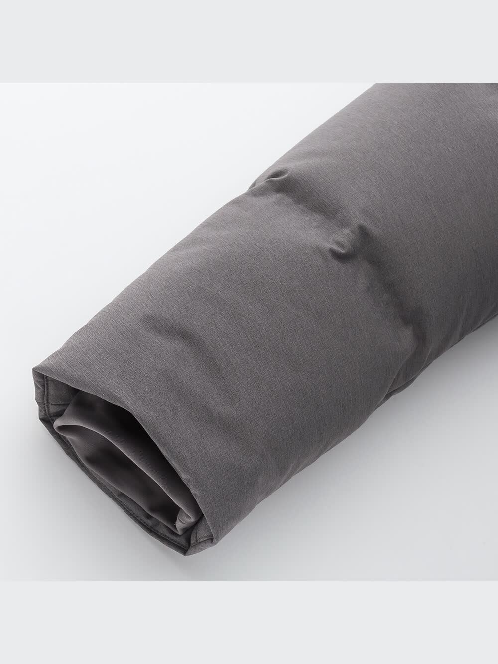 ユニクロ公式 | シームレスダウンパーカ